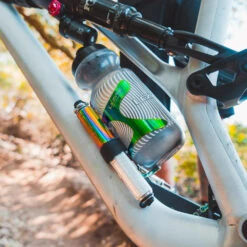 Lezyne Mini-pompe Pocket Drive PRO -Vélos Équip Magasin 200507 ASoto Fufu TCD02729 1500 1800x1800