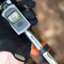 Blackburn HONEST Mini Pompe à Amortisseur Numérique -Vélos Équip Magasin Blackburn HONEST Digitale Mini Dampferpumpe 3530 574 f