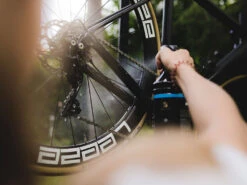 Dynamic Nettoyant Pour Chaînes Bio Drivetrain Detox -Vélos Équip Magasin DY 021 Dynamic Drivetrain Detox use3