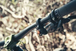 Cricket - Sonnette De Vélo Double Mode 9 Cricket - Sonnette De Vélo Double Mode -Vélos Équip Magasin Granite Cricket Dual Mode Fahrradklingel GBL01 01 4