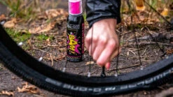 Muc-Off B.A.M ! Mousse De Latex Anti-crevaison 125ml -Vélos Équip Magasin Muc Off B A M 20032 4