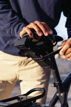 Abus SH-SF Adaptateur Pour Fixation De Selle, Housse De Pluie Incluse -Vélos Équip Magasin abus 67866 20113931 SH SF Adapter fur Sattelbefestigung inkl Regenuberzug 4