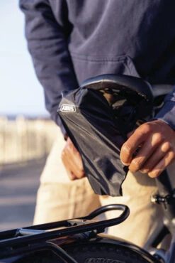 Abus SH-SF Adaptateur Pour Fixation De Selle, Housse De Pluie Incluse -Vélos Équip Magasin abus 67866 20113931 SH SF Adapter fur Sattelbefestigung inkl Regenuberzug 5