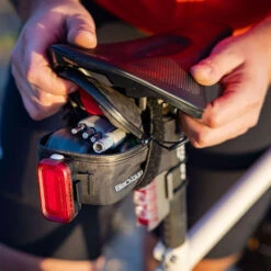 Blackburn Mini Switch Tool -Vélos Équip Magasin bbn mini switch bike tool silver lifestyle 3